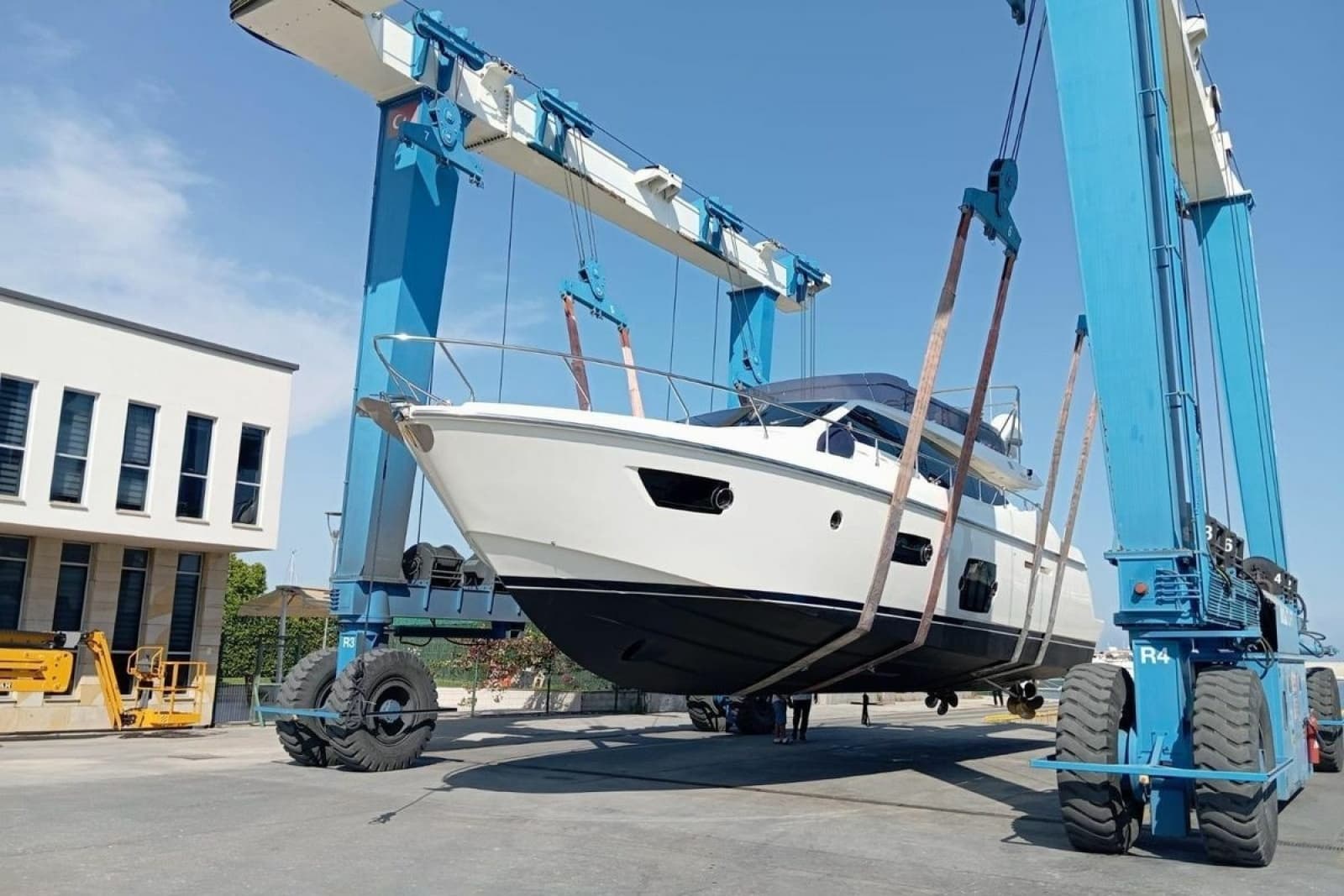 2010 Ferretti Yachts 560 - Photo 2