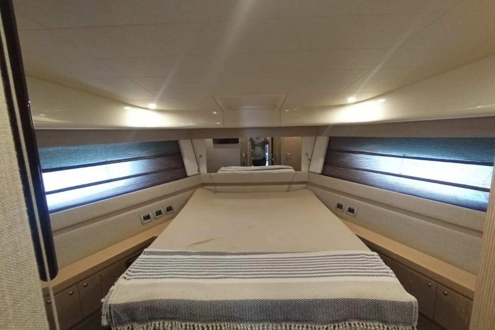 2010 Ferretti Yachts 560 - Photo 12