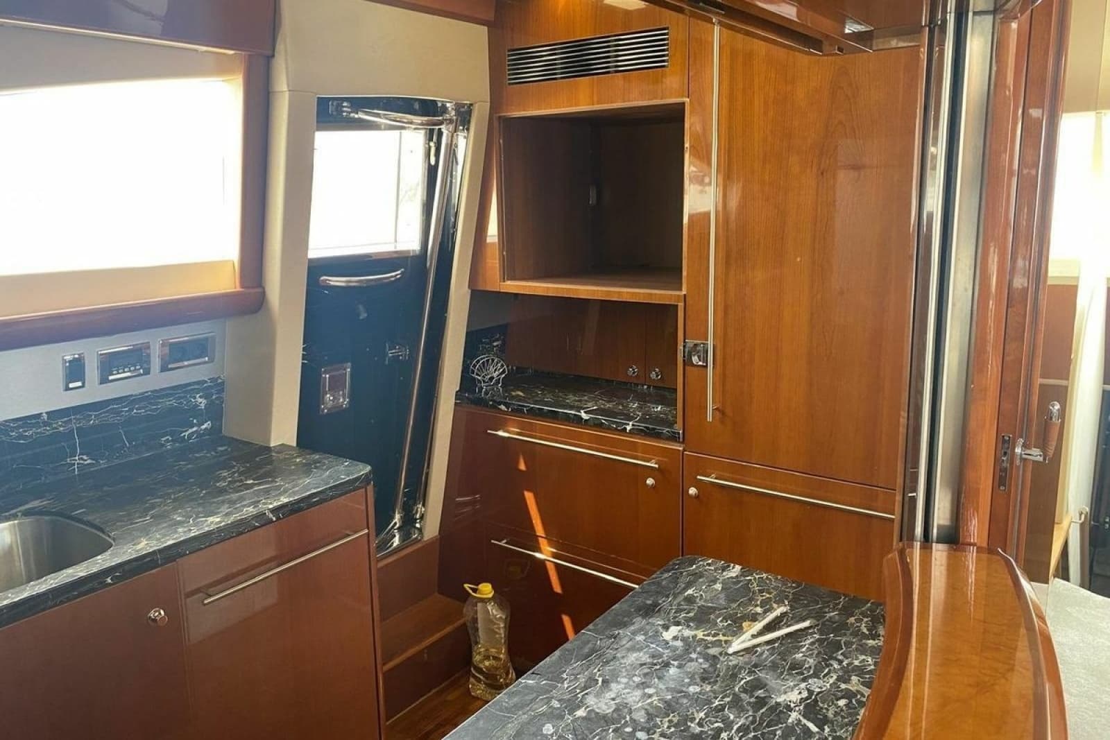2008 Princess 75 Motor Yacht - Photo 22