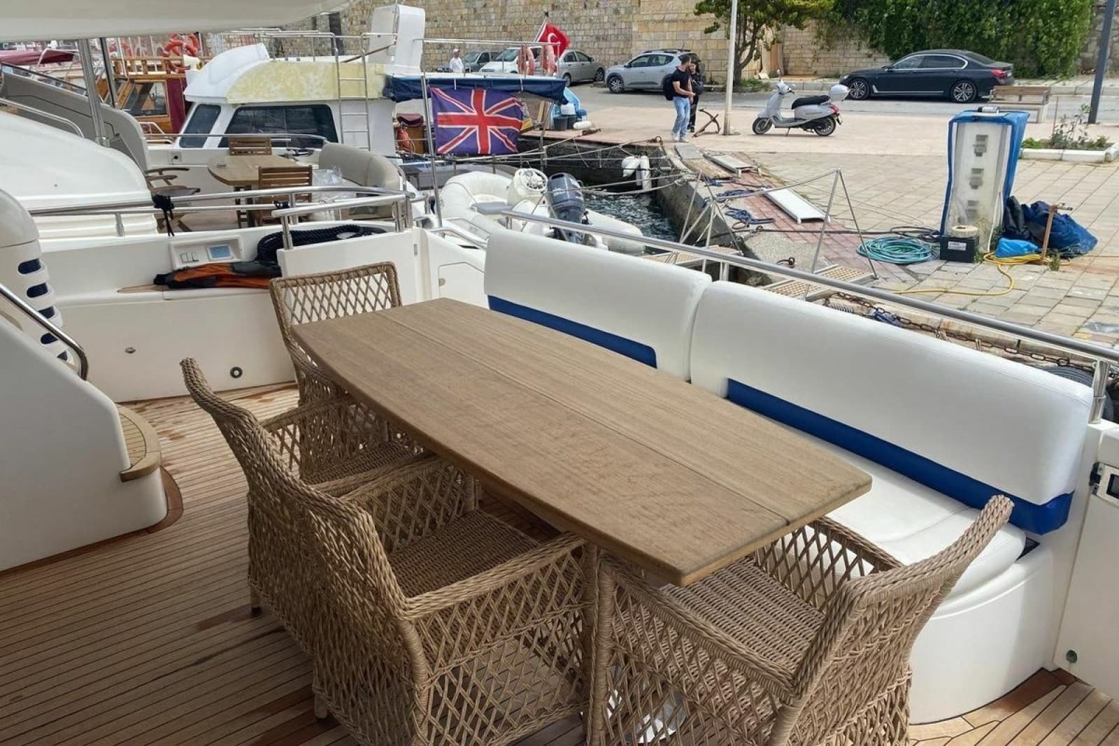 2008 Princess 75 Motor Yacht - Photo 8
