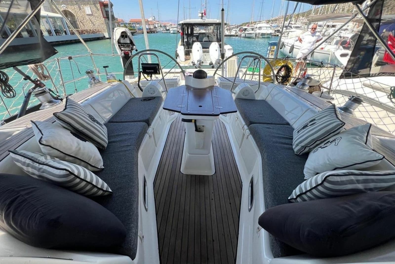 2007 Bavaria Vision 44 - Photo 4