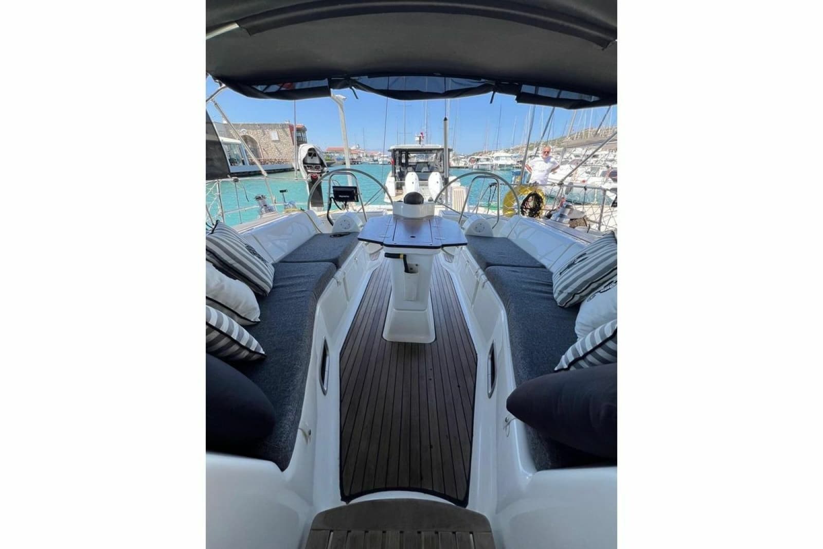 2007 Bavaria Vision 44 - Photo 9