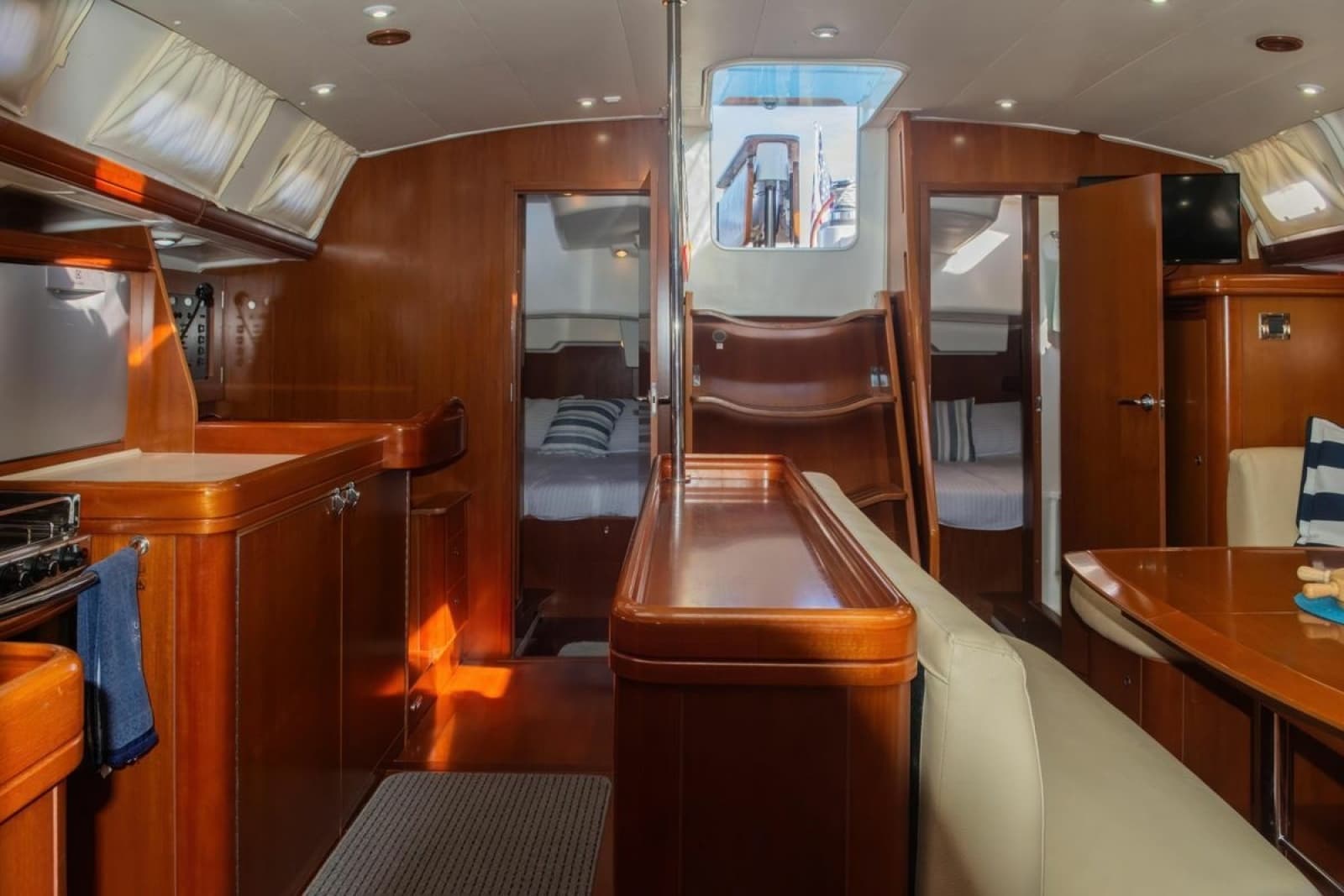 2007 Beneteau Oceanis 523 - Photo 11