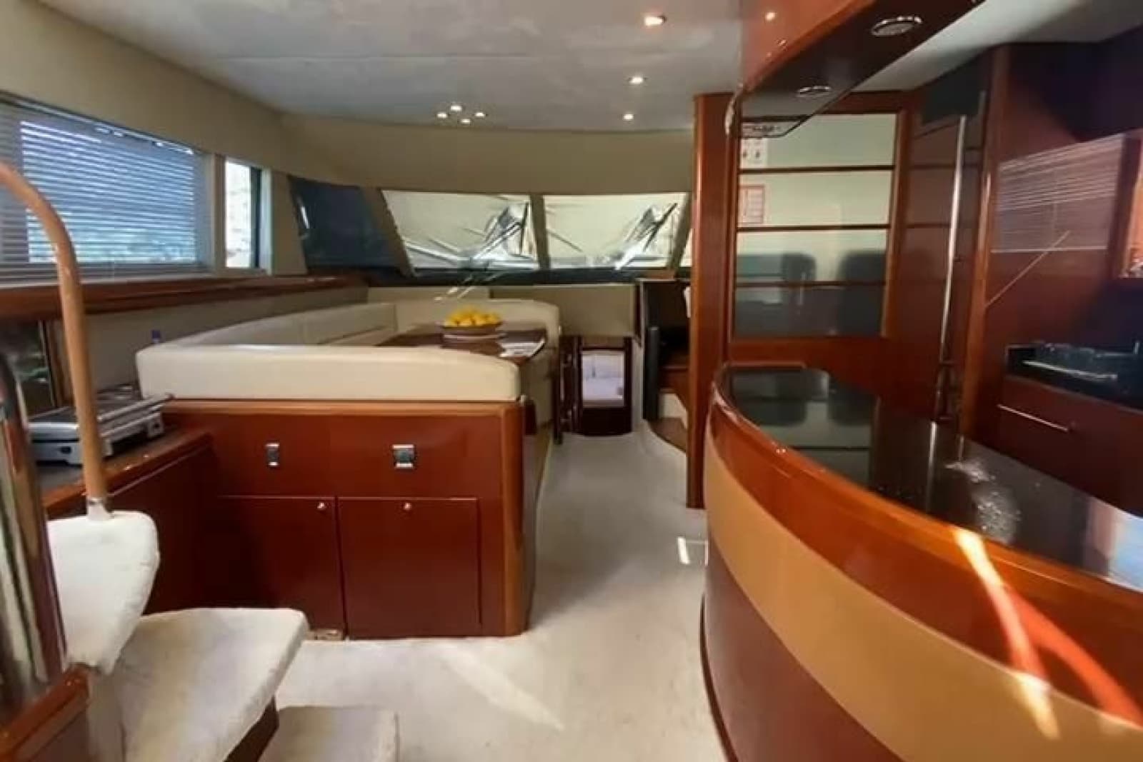 2007 Princess 21M - Photo 47