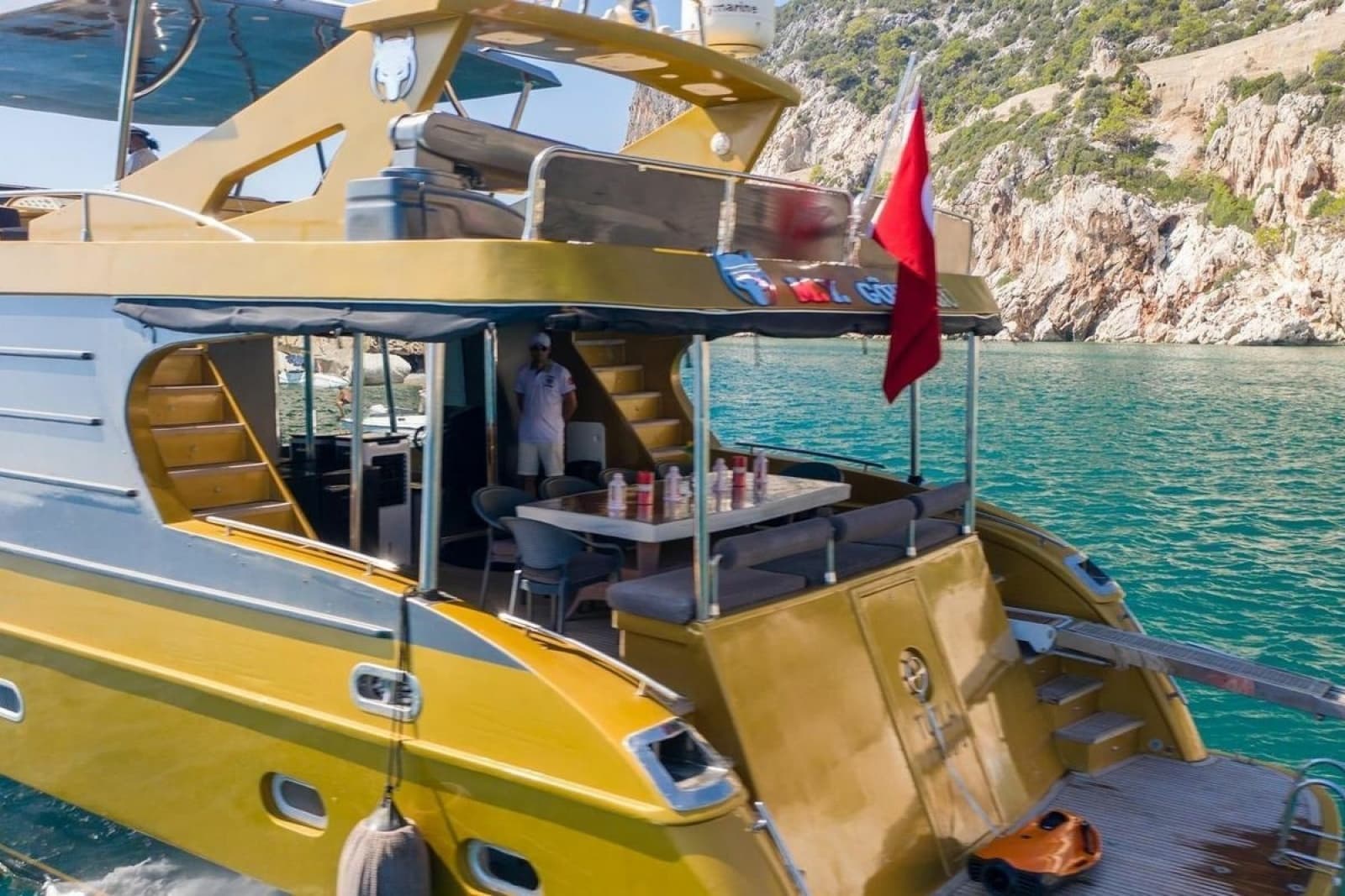 2007 Custom 85 Motor Yacht - Photo 3