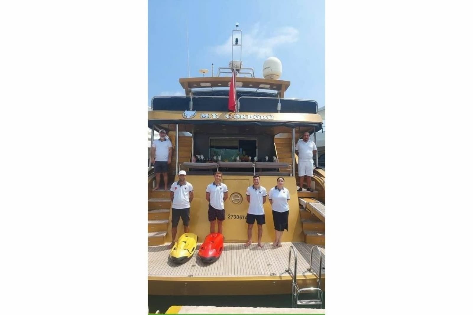 2007 Custom 85 Motor Yacht - Photo 4