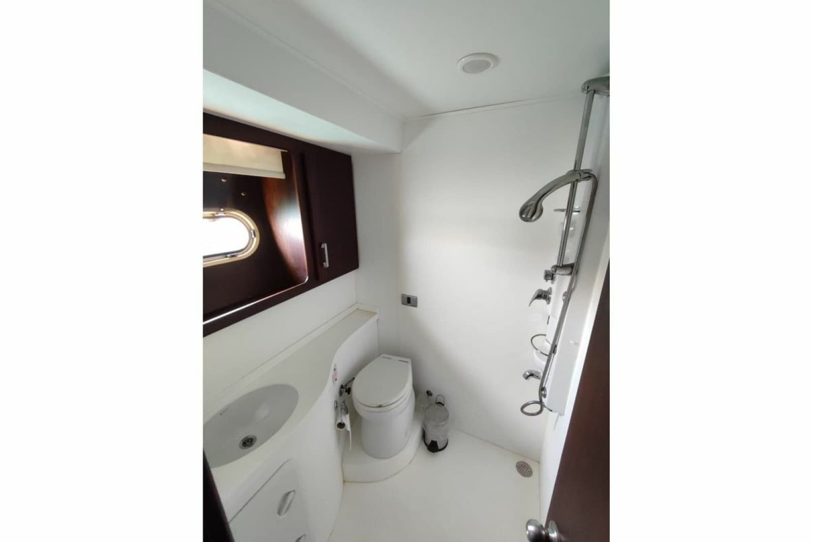 2007 Custom 85 Motor Yacht - Photo 13
