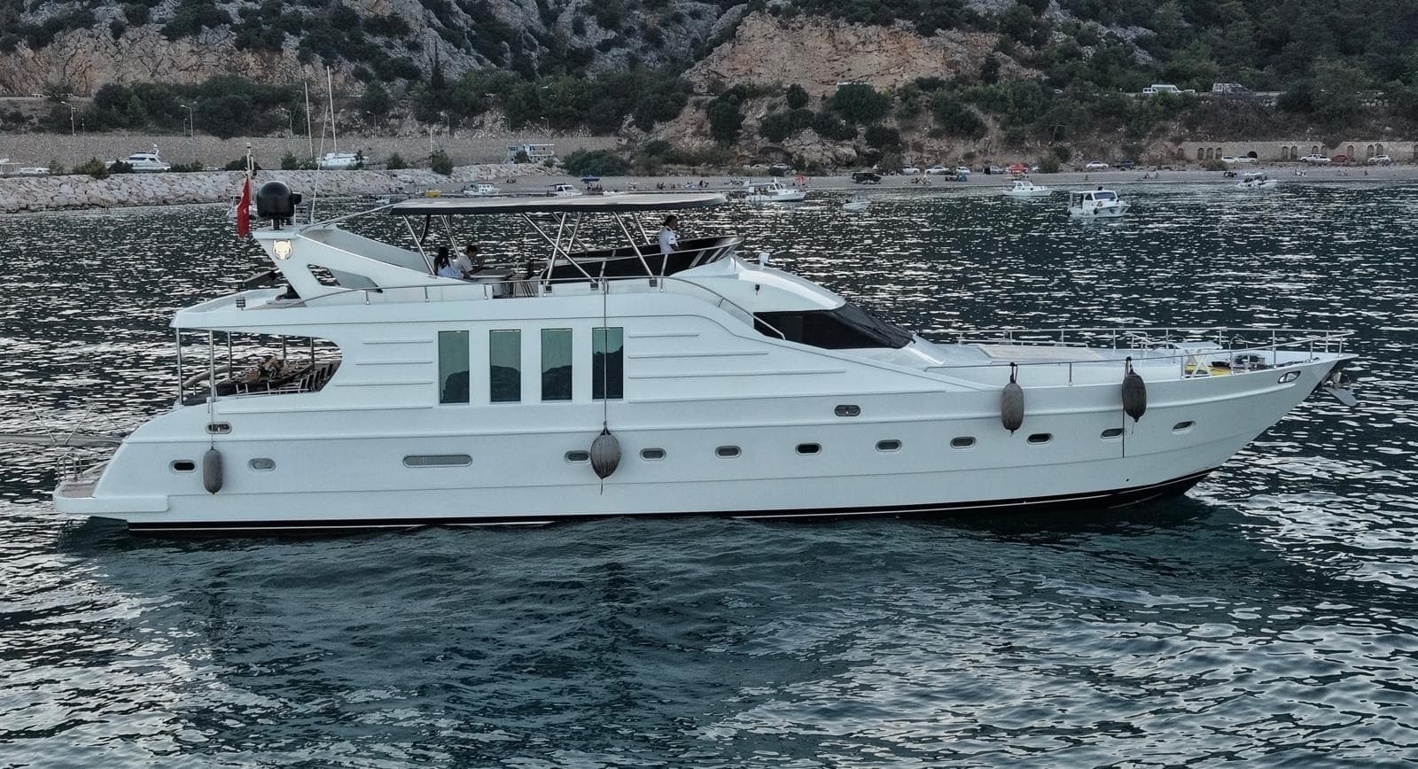 2007 Custom 85 Motor Yacht - Photo 2
