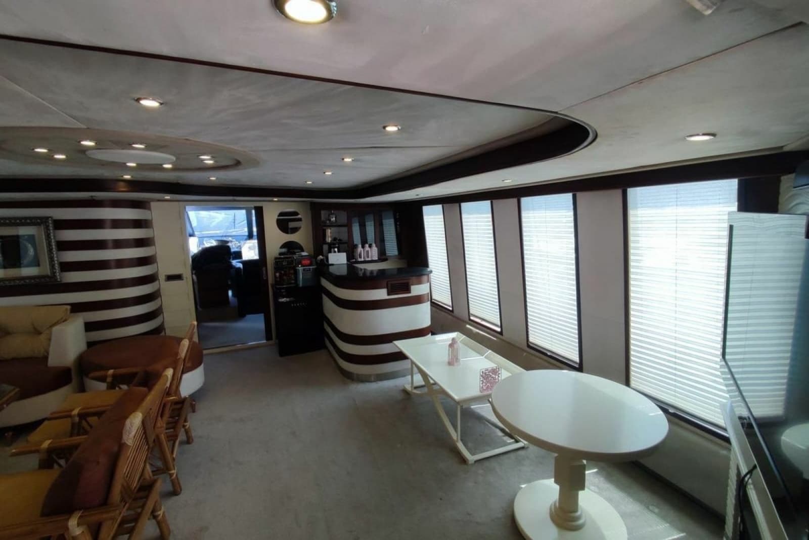 2007 Custom 85 Motor Yacht - Photo 8