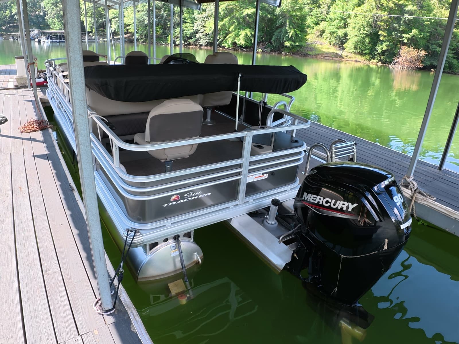 2023 Tracker  - Photo 11