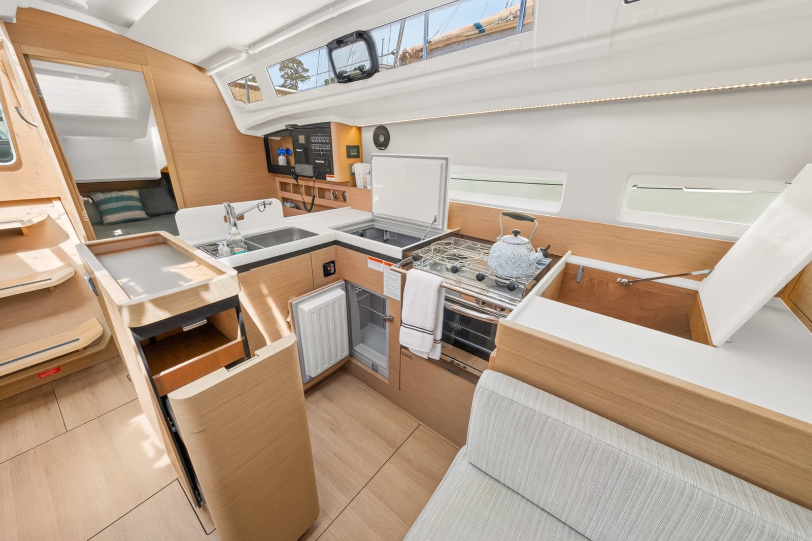 2021 Jeanneau SO 410 - Photo 8