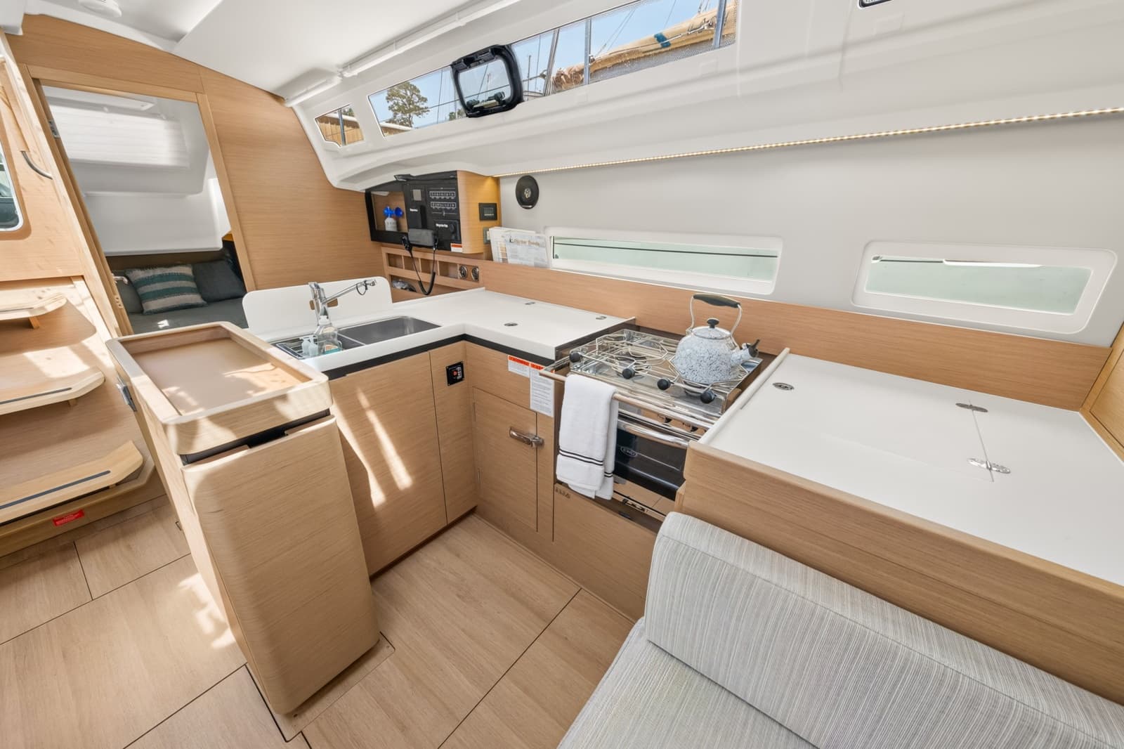 2021 Jeanneau SO 410 - Photo 7