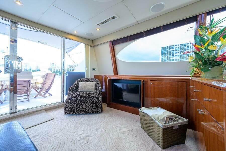 2007 Lazzara Yachts 80 Enclosed - Photo 37