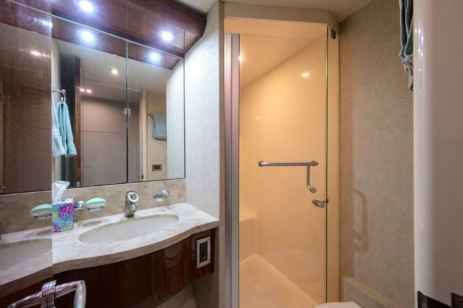 2007 Lazzara Yachts 80 Enclosed - Photo 26