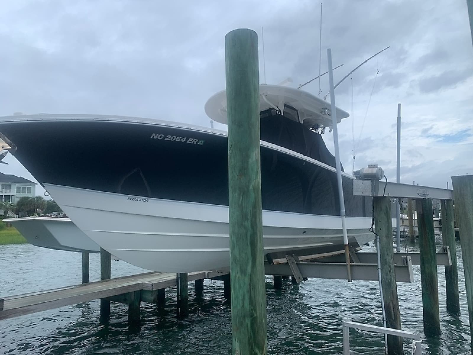 2020 Regulator 31 FS - Photo 4