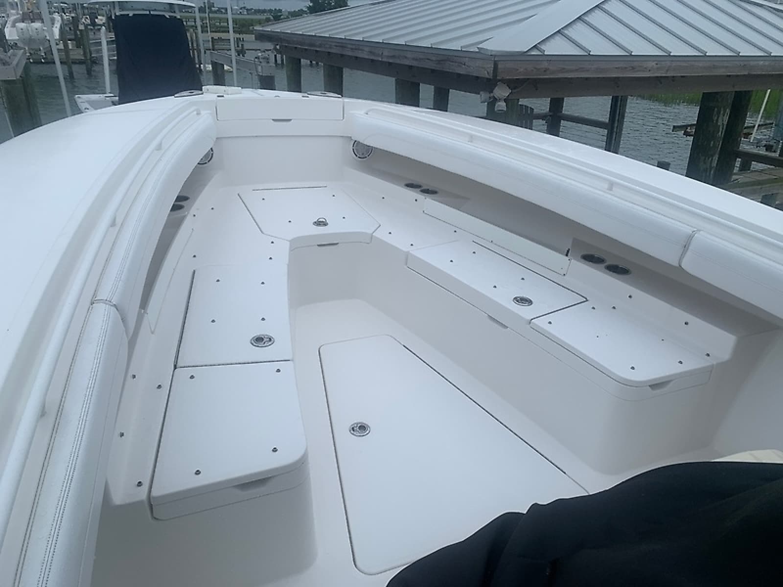 2020 Regulator 31 FS - Photo 6