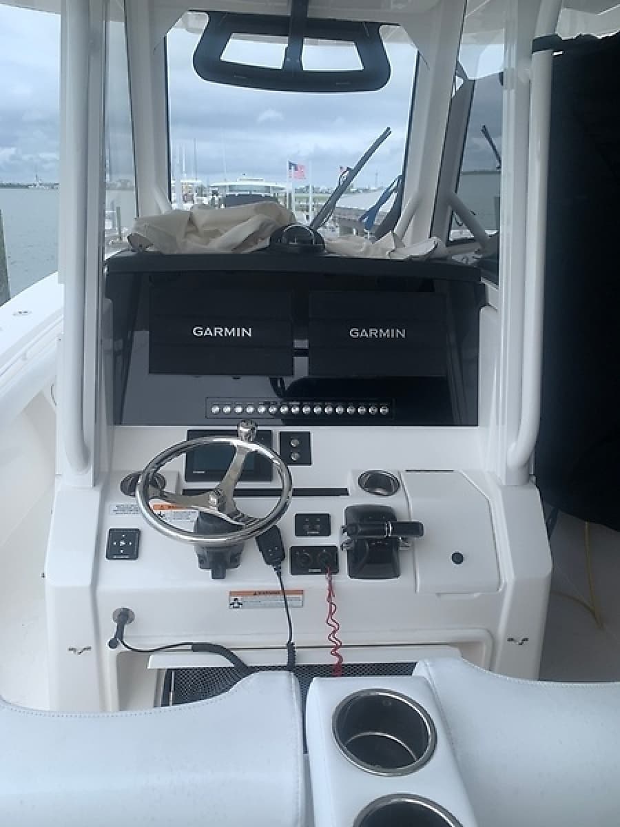 2020 Regulator 31 FS - Photo 9