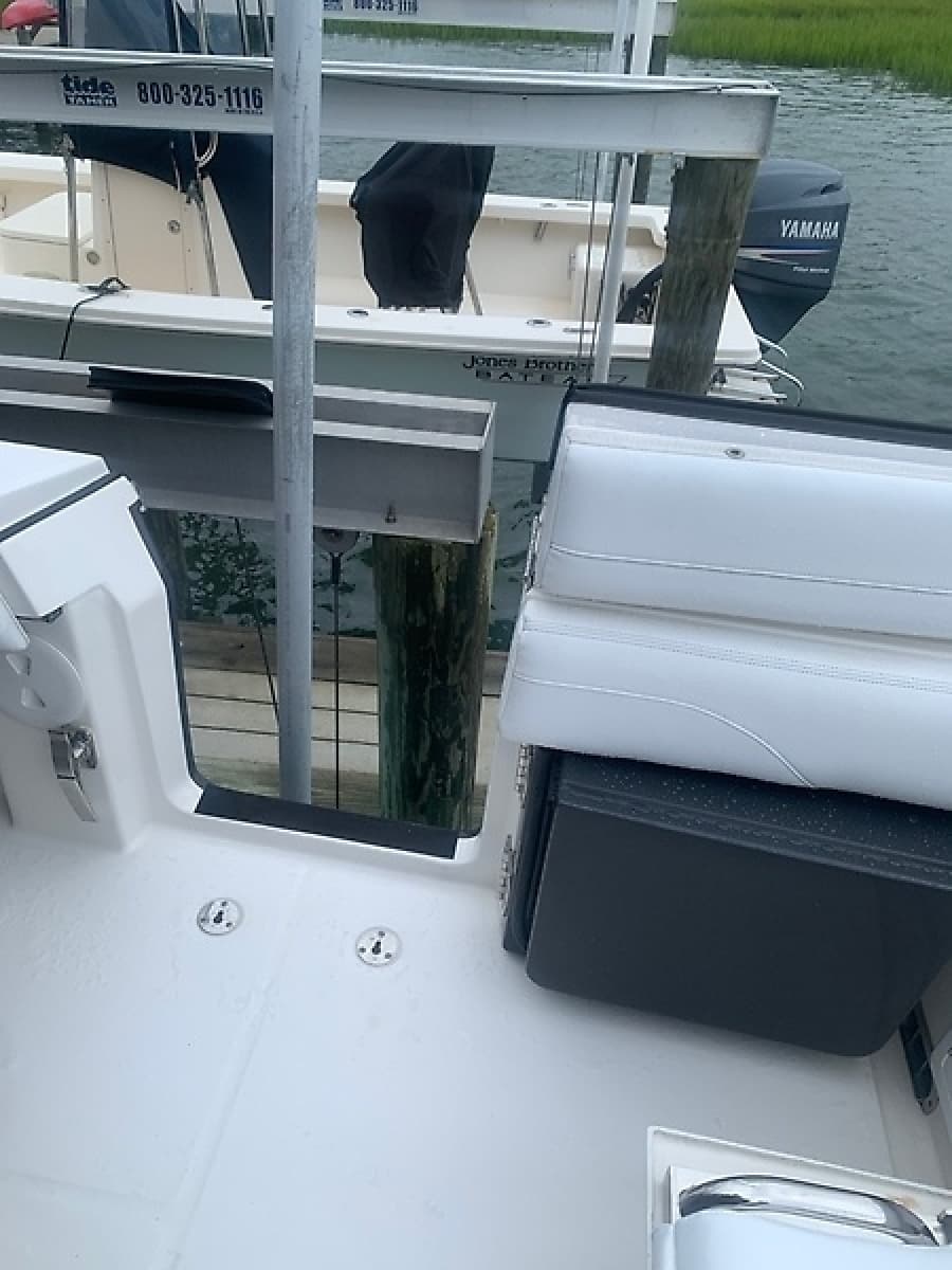 2020 Regulator 31 FS - Photo 17