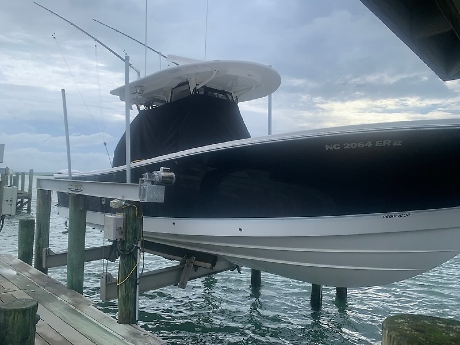 2020 Regulator 31 FS - Photo 22