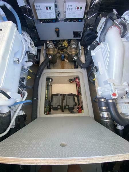 2014 Meridian 441 Sedan - Photo 20