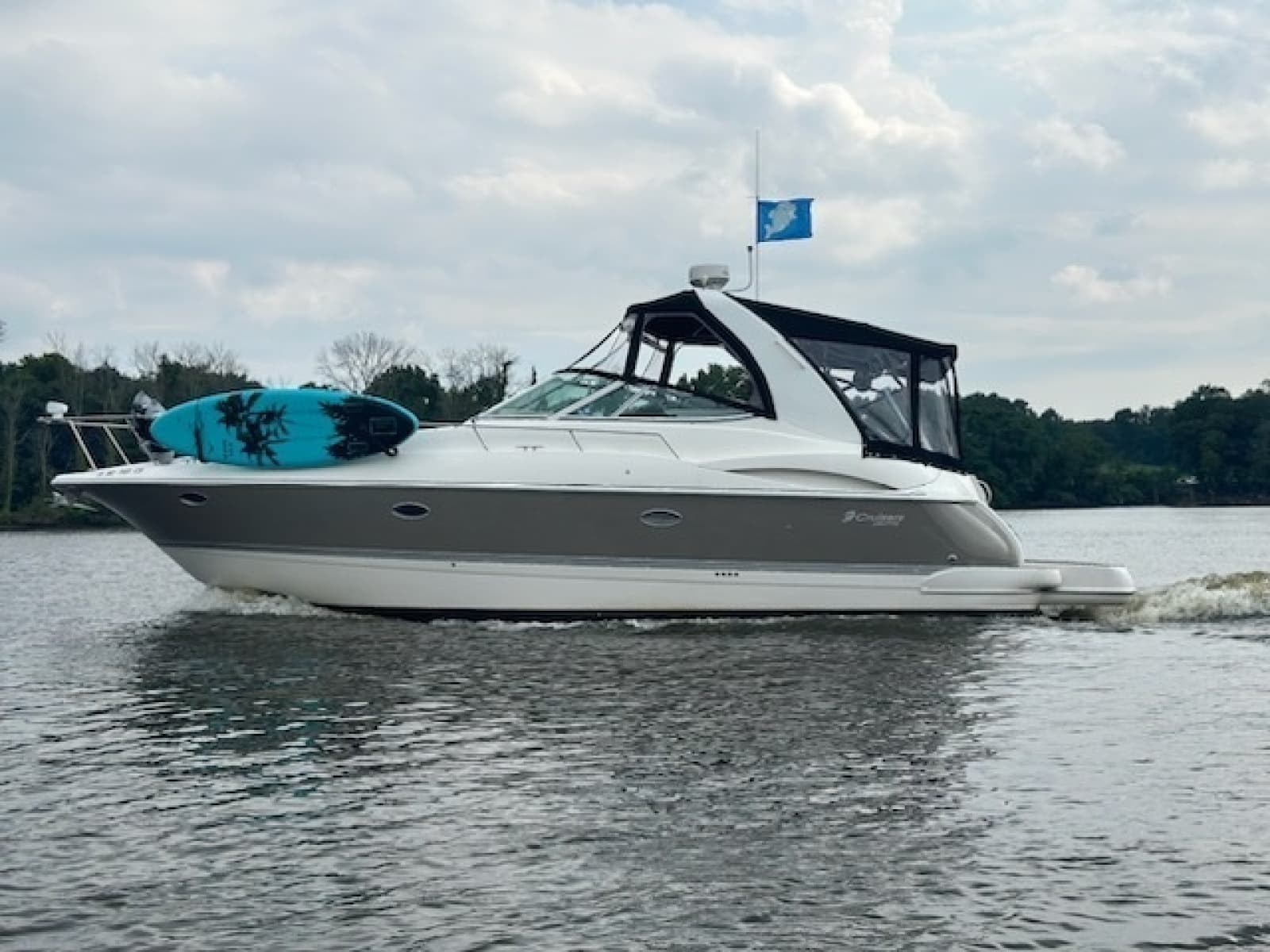 2006 Cruisers Yachts 370 Express - Photo 2