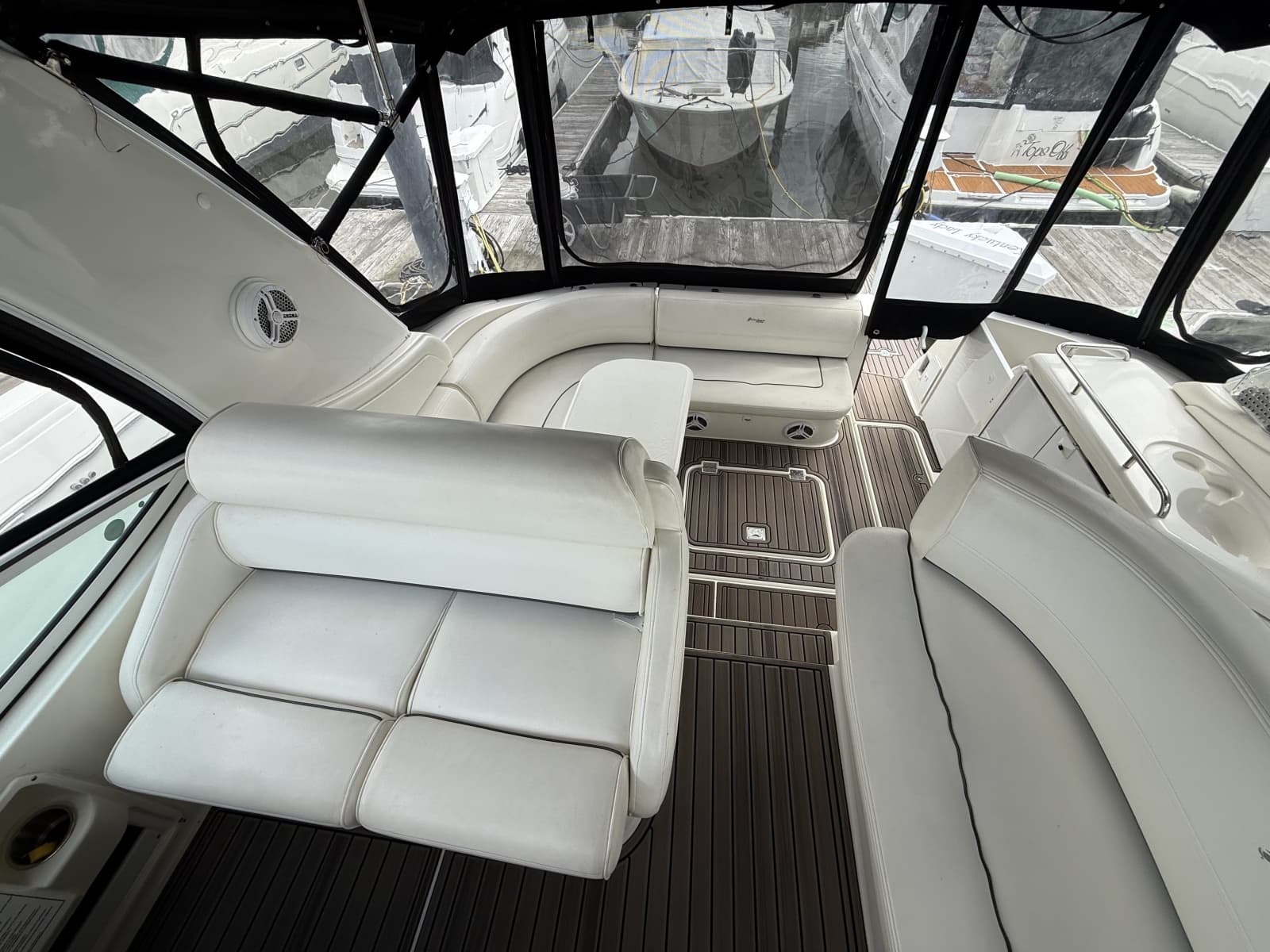 2006 Cruisers Yachts 370 Express - Photo 7