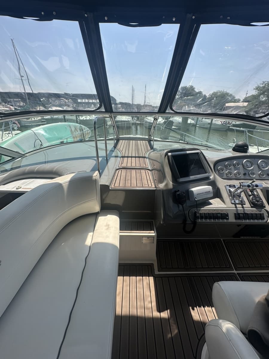2006 Cruisers Yachts 370 Express - Photo 8