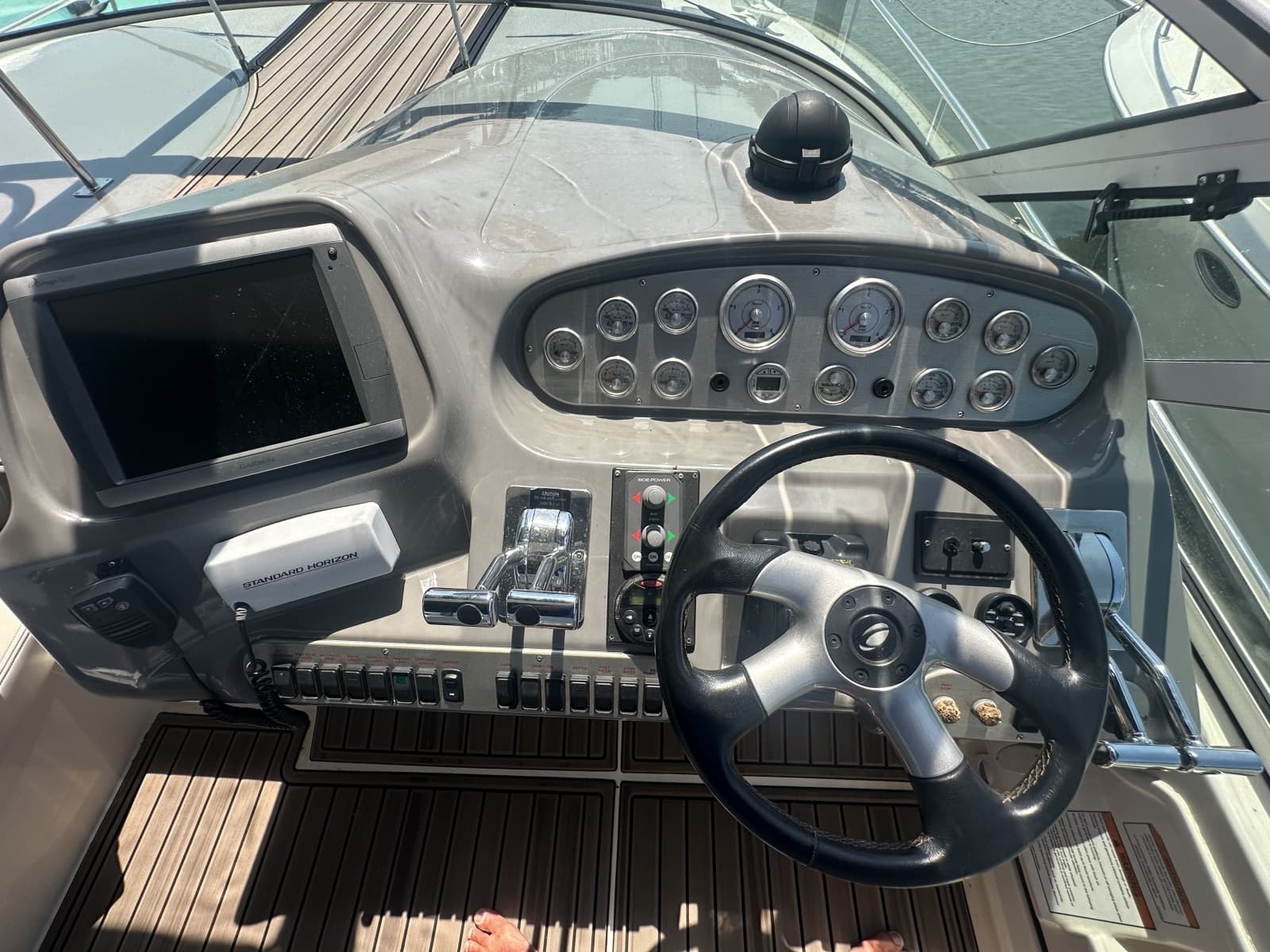 2006 Cruisers Yachts 370 Express - Photo 13
