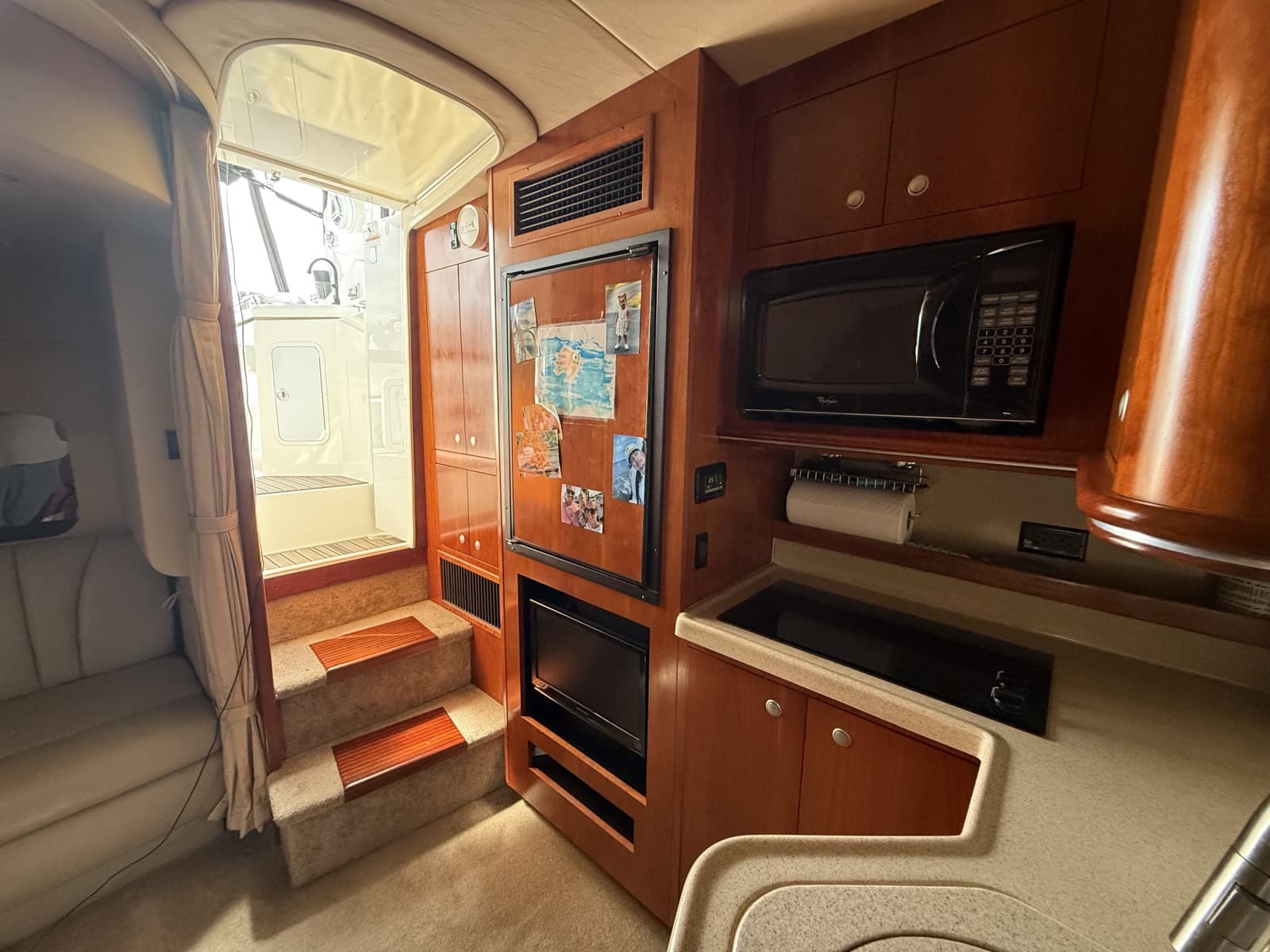 2006 Cruisers Yachts 370 Express - Photo 28