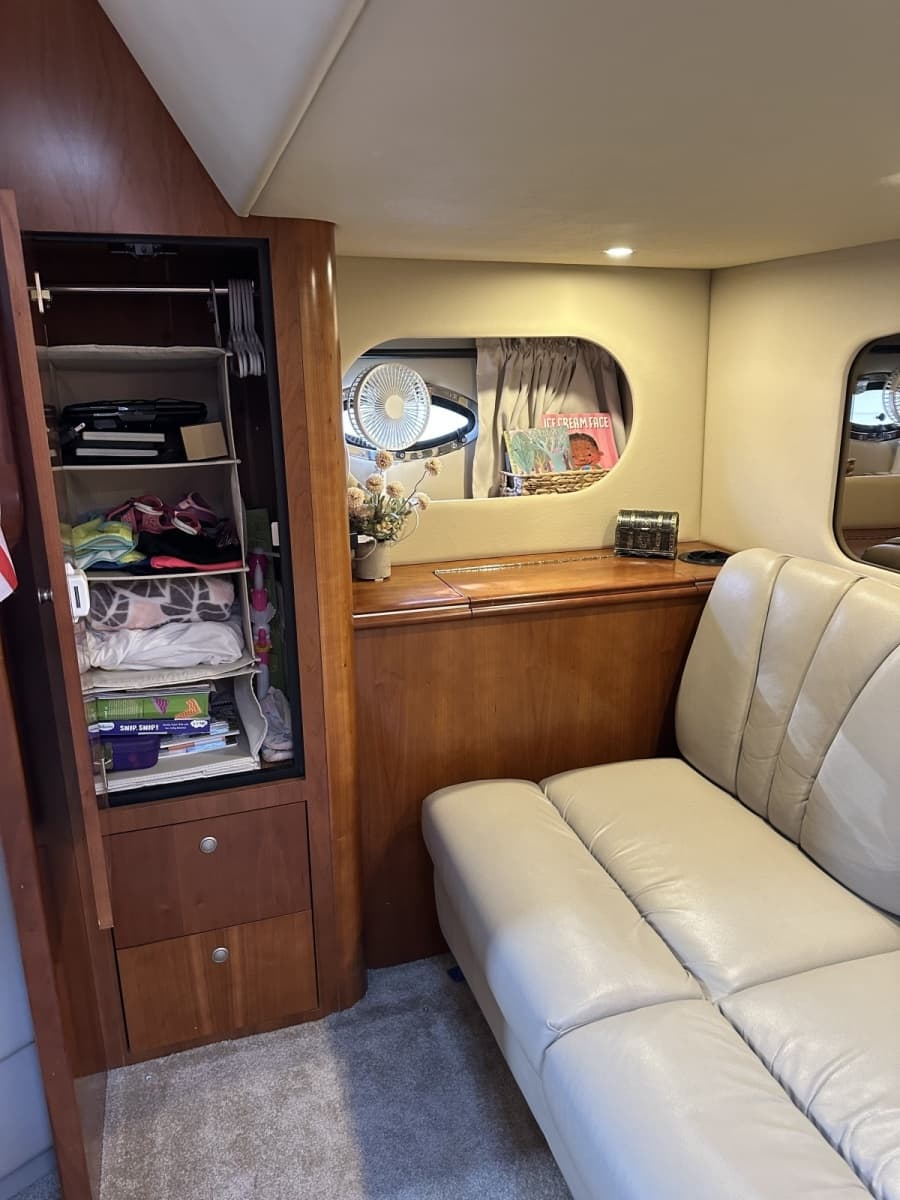 2006 Cruisers Yachts 370 Express - Photo 36