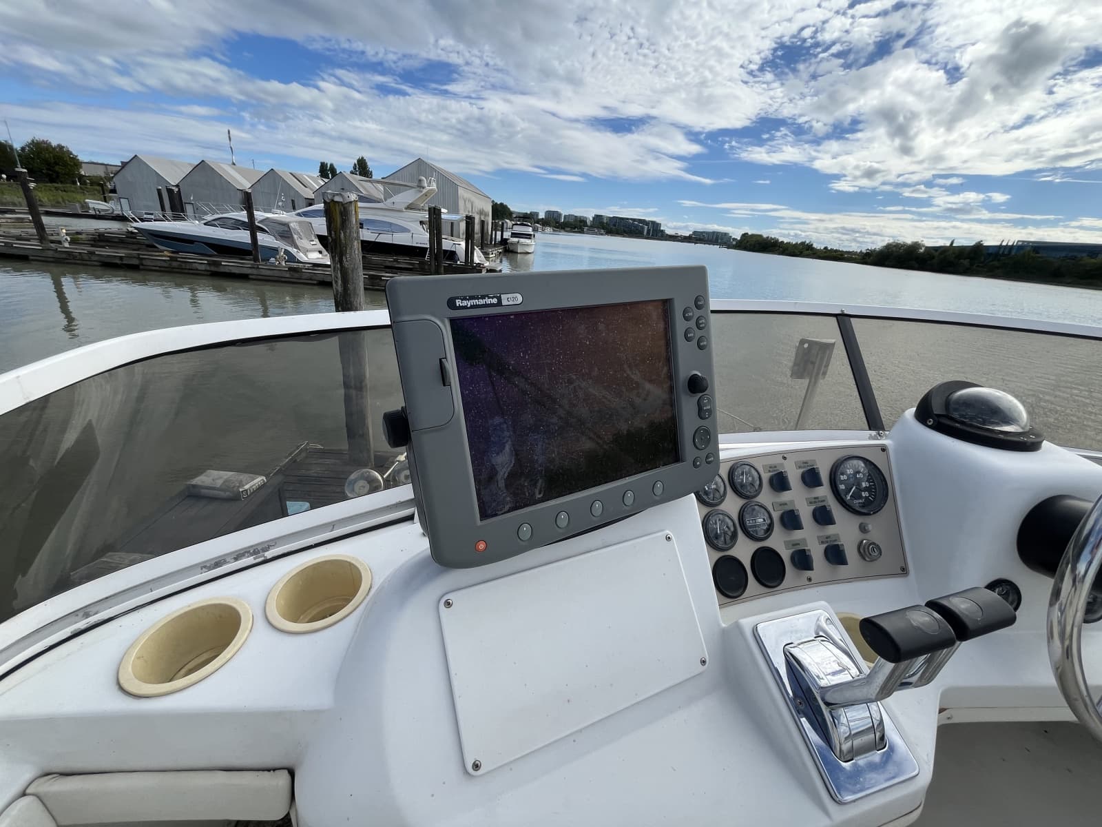 2000 Carver 326 - Photo 14