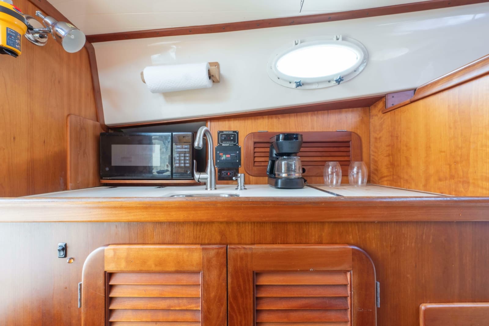 2000 Hinckley Picnic Boat 36 Classic - Photo 14