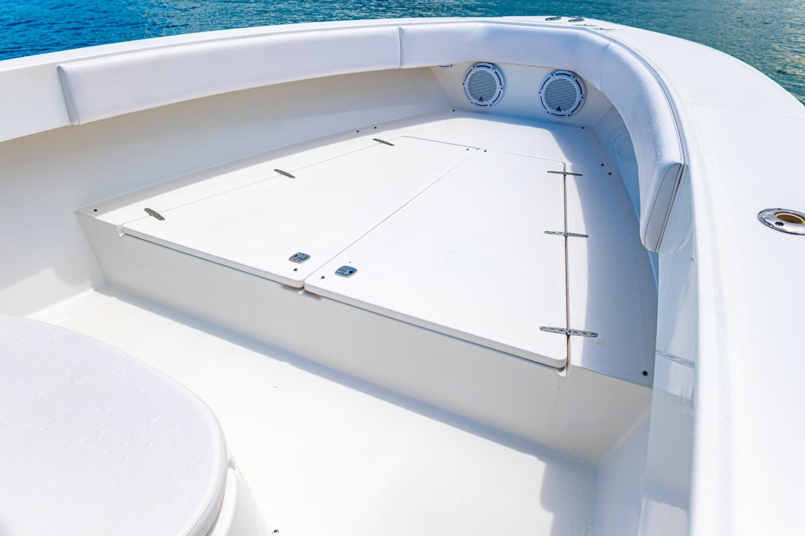 2004 Venture 34 - Photo 13