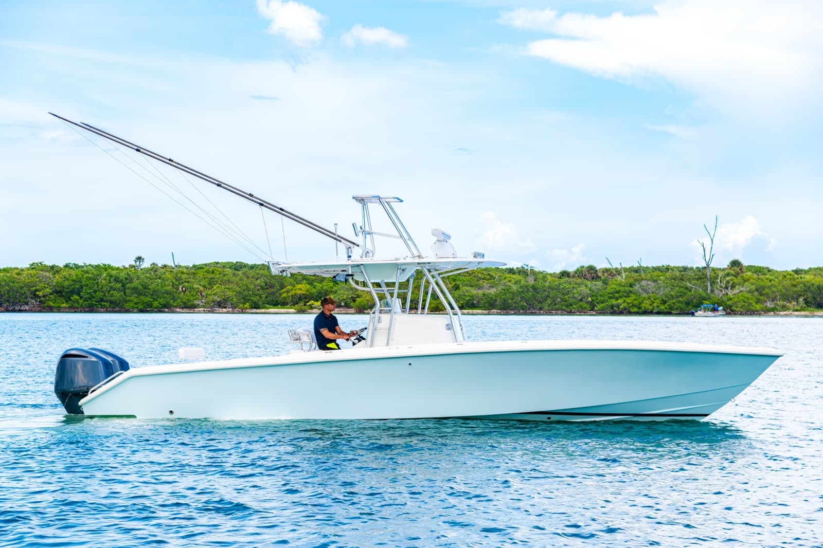 2004 Venture 34 - Photo 1