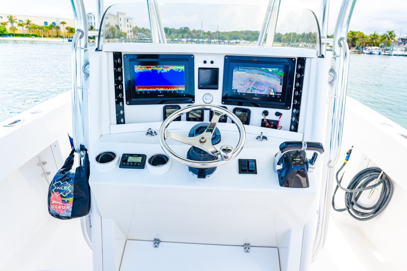 2004 Venture 34 - Photo 24