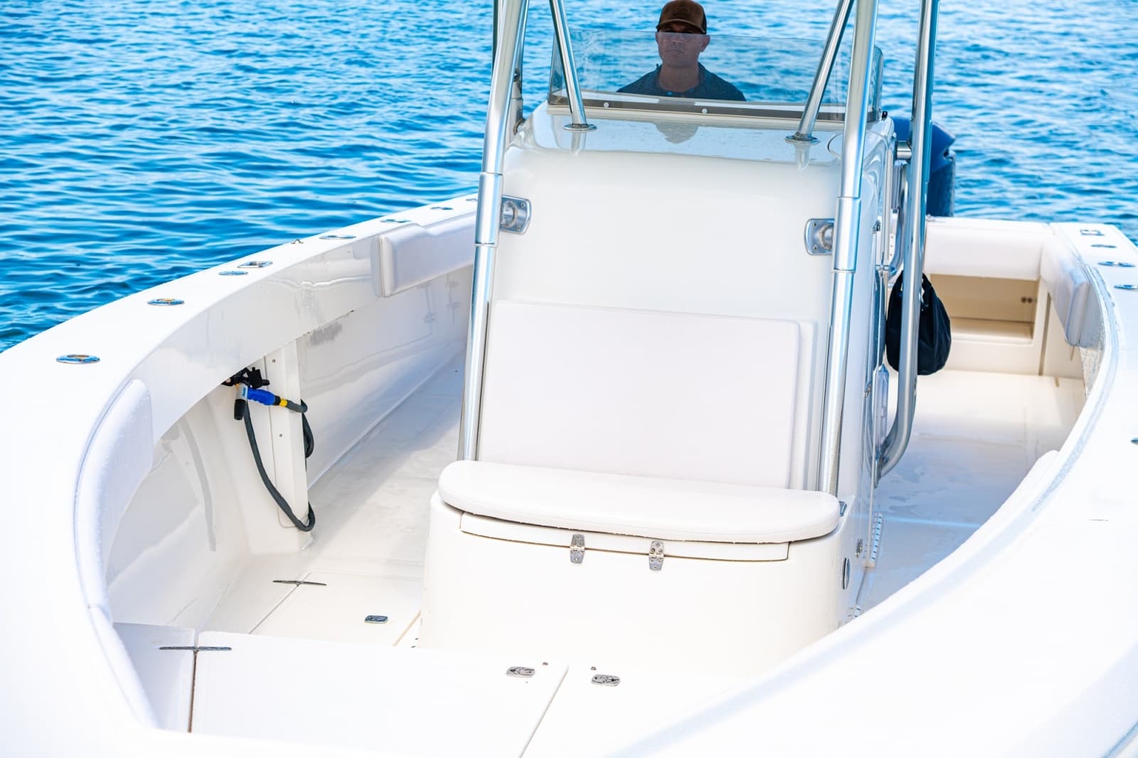 2004 Venture 34 - Photo 16
