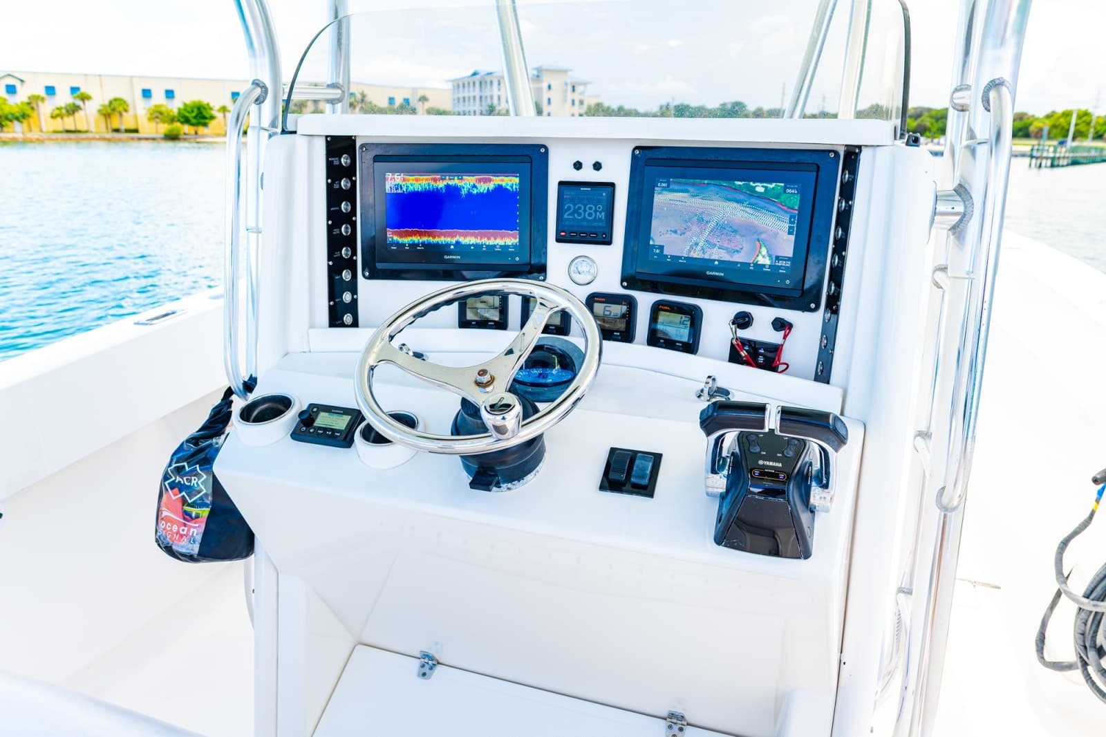 2004 Venture 34 - Photo 23