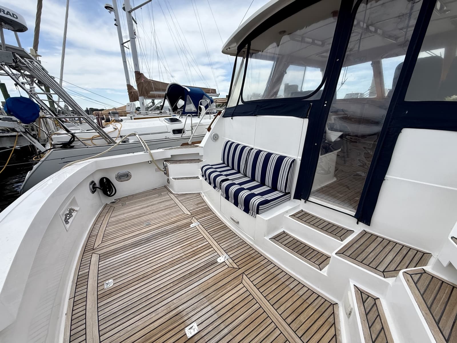 2001 Grand Banks Eastbay HX - Photo 18