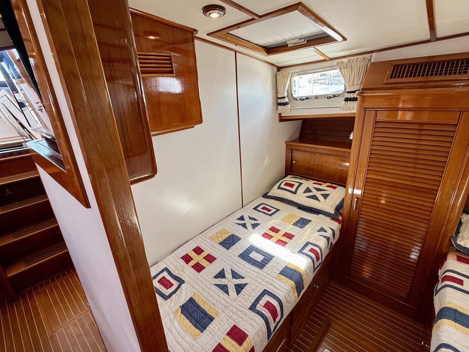 2001 Grand Banks Eastbay HX - Photo 46