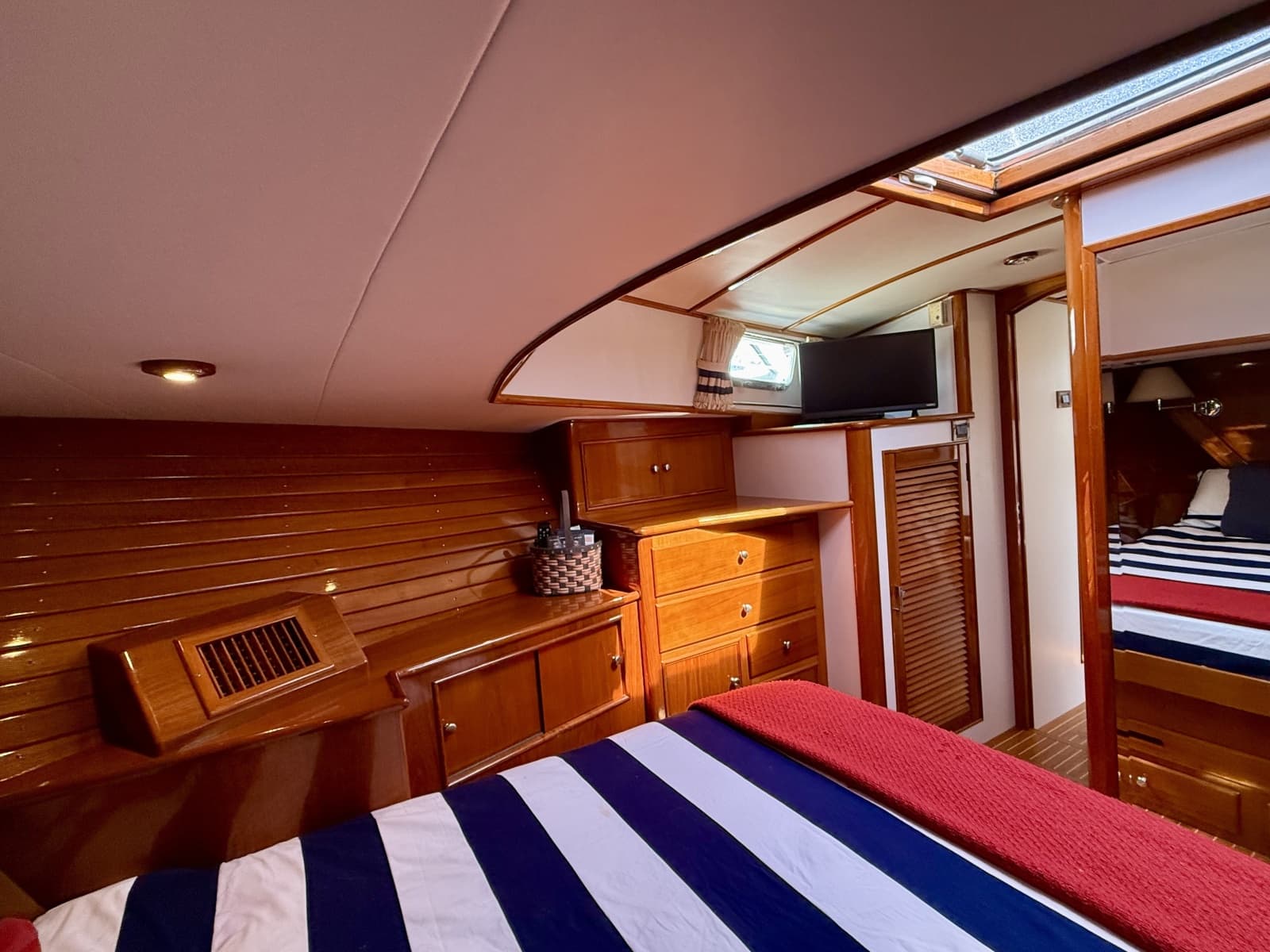2001 Grand Banks Eastbay HX - Photo 38