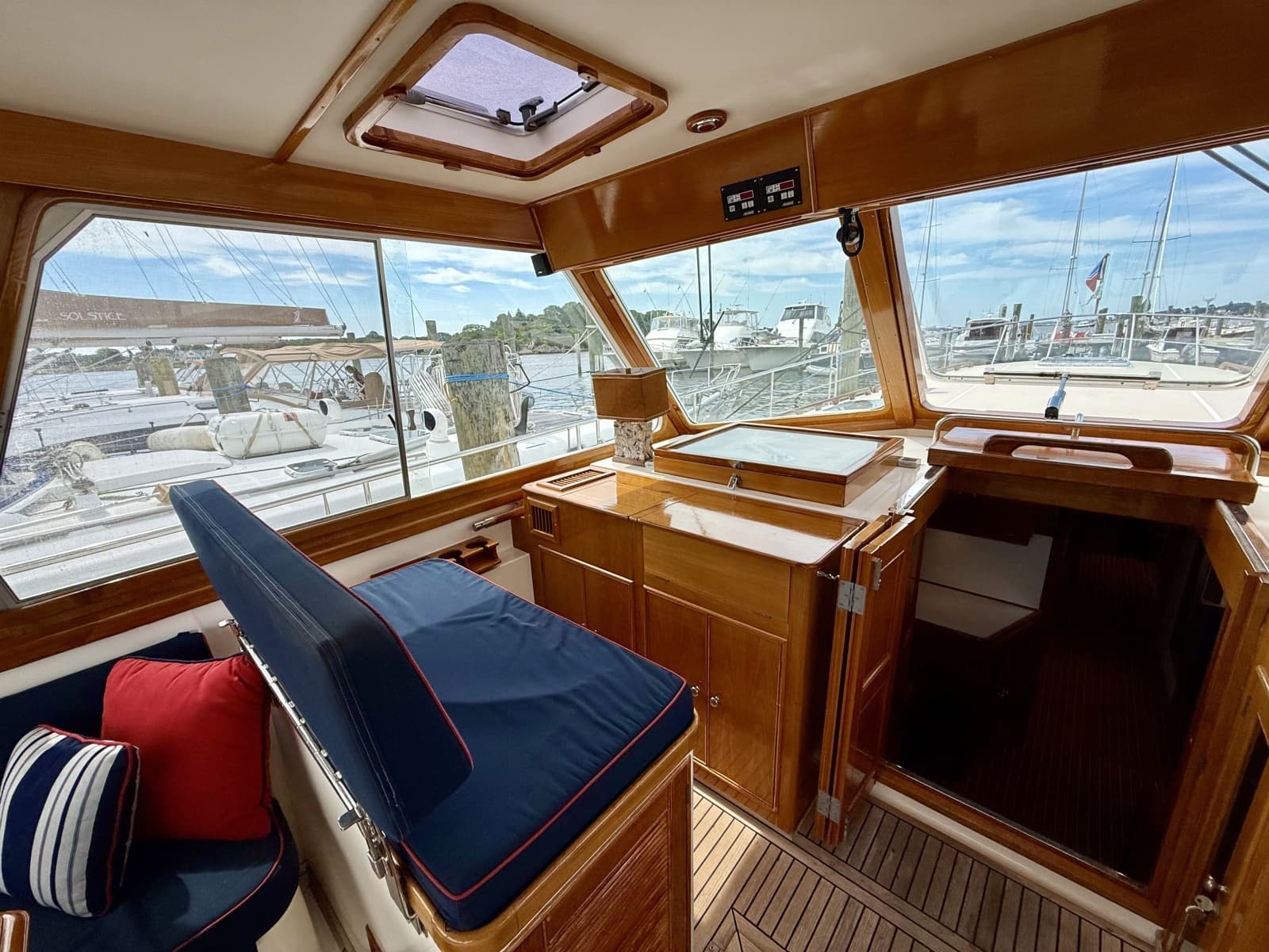2001 Grand Banks Eastbay HX - Photo 66