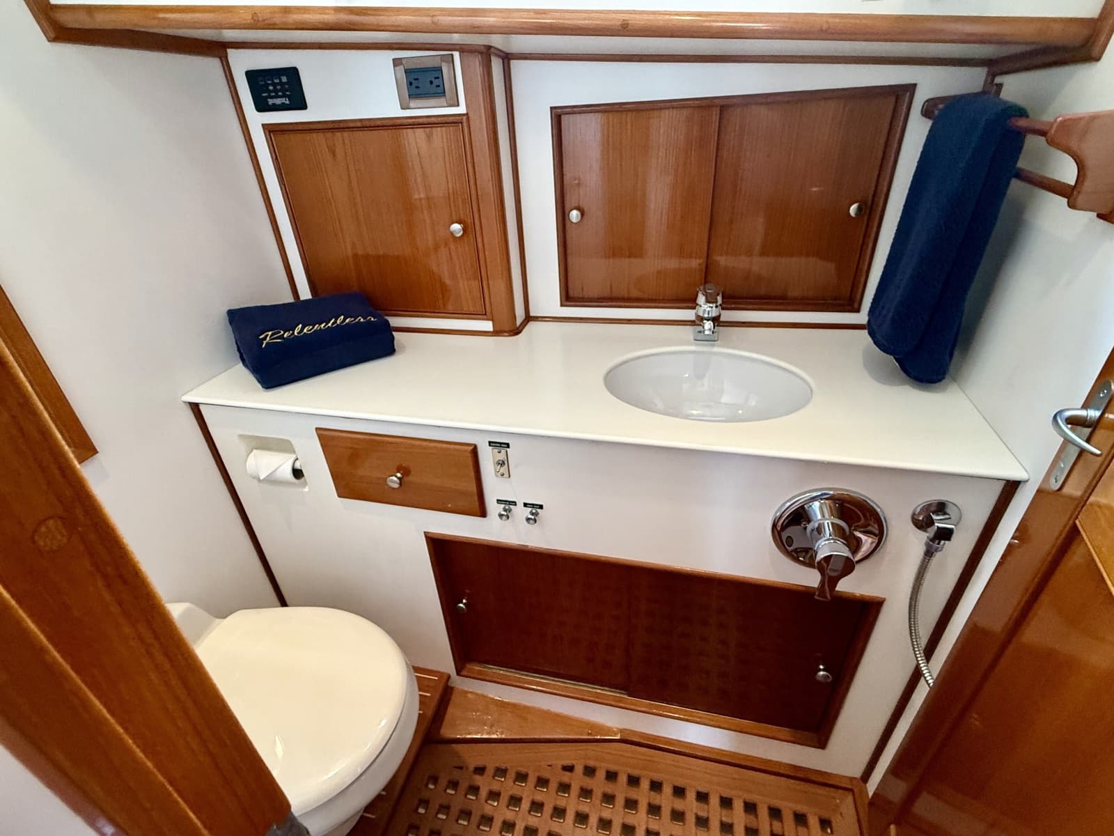 2001 Grand Banks Eastbay HX - Photo 49