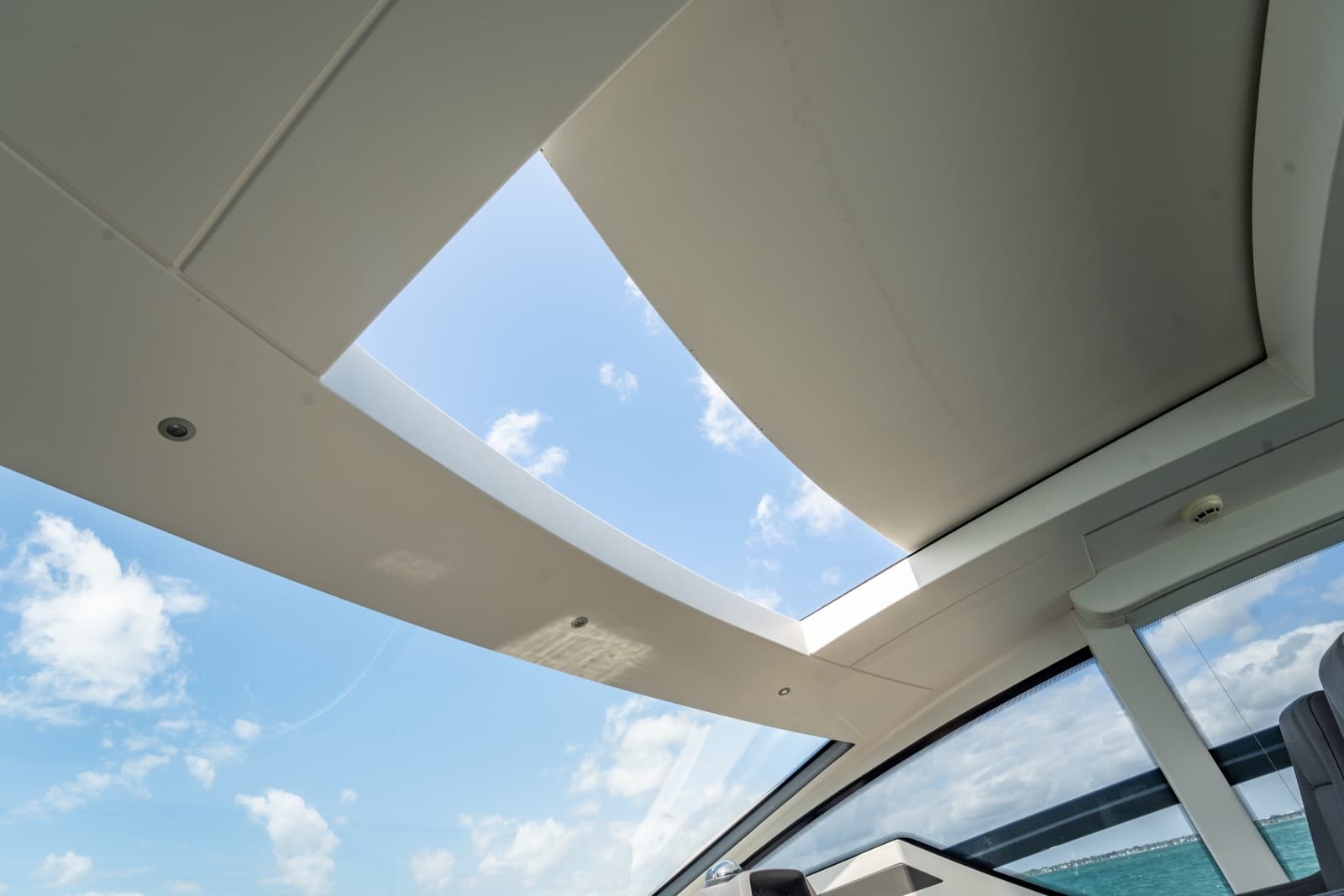 2020 Pershing 62 - Photo 39