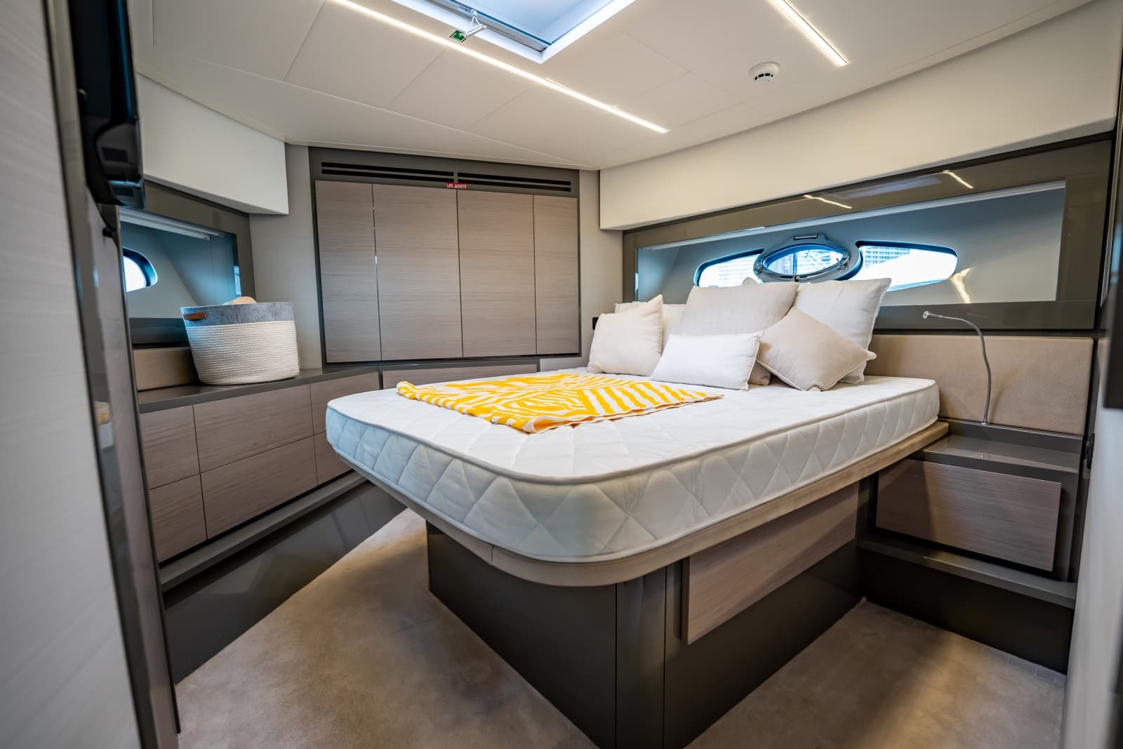 2020 Pershing 62 - Photo 42