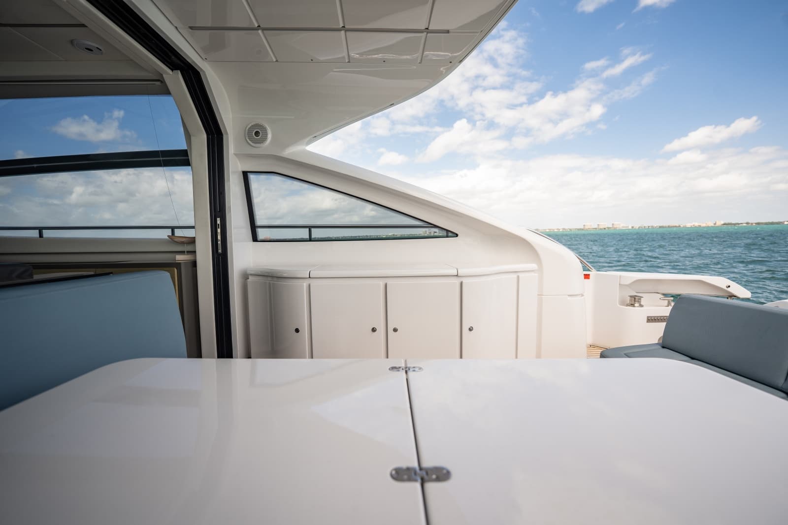 2020 Pershing 62 - Photo 26