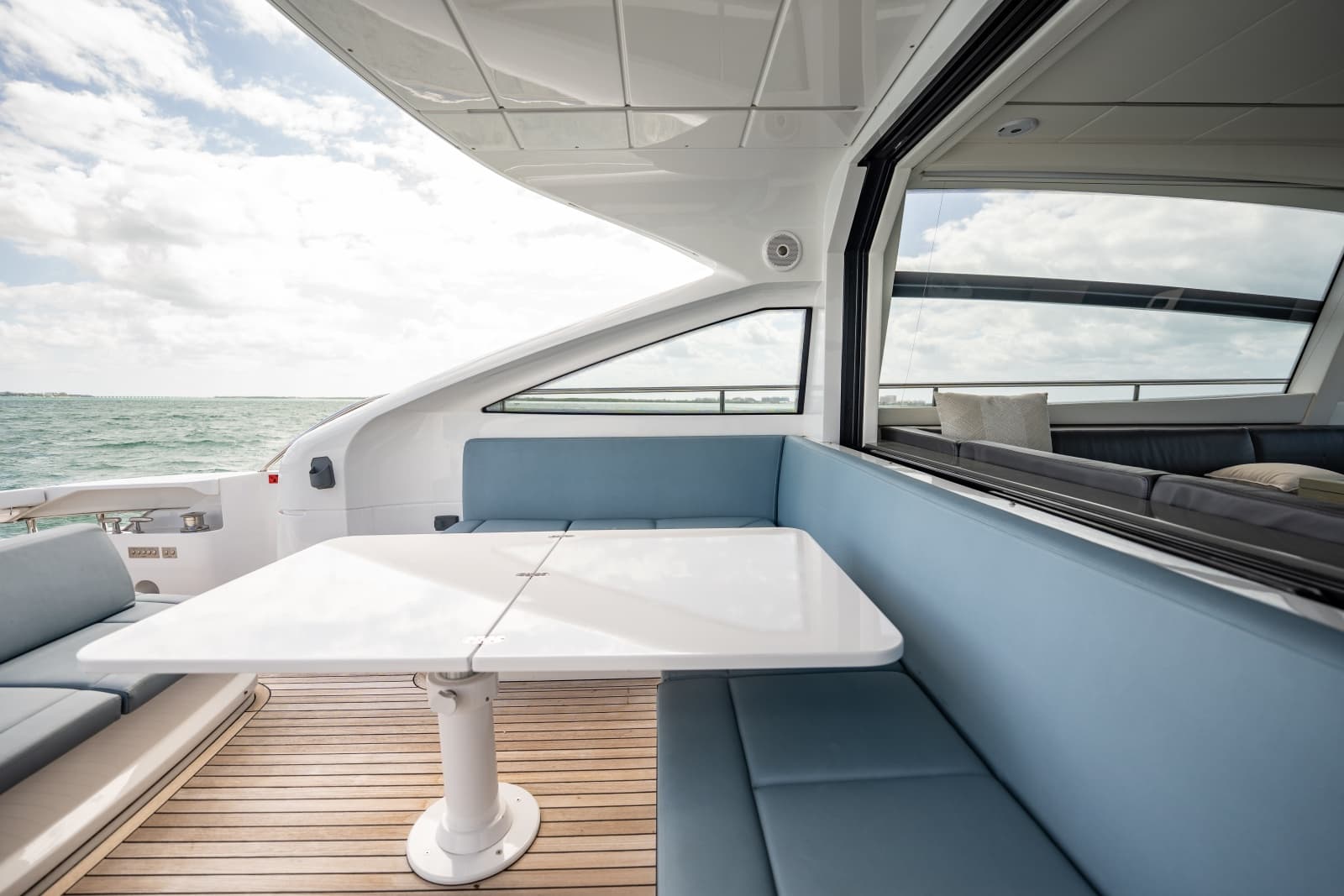 2020 Pershing 62 - Photo 28