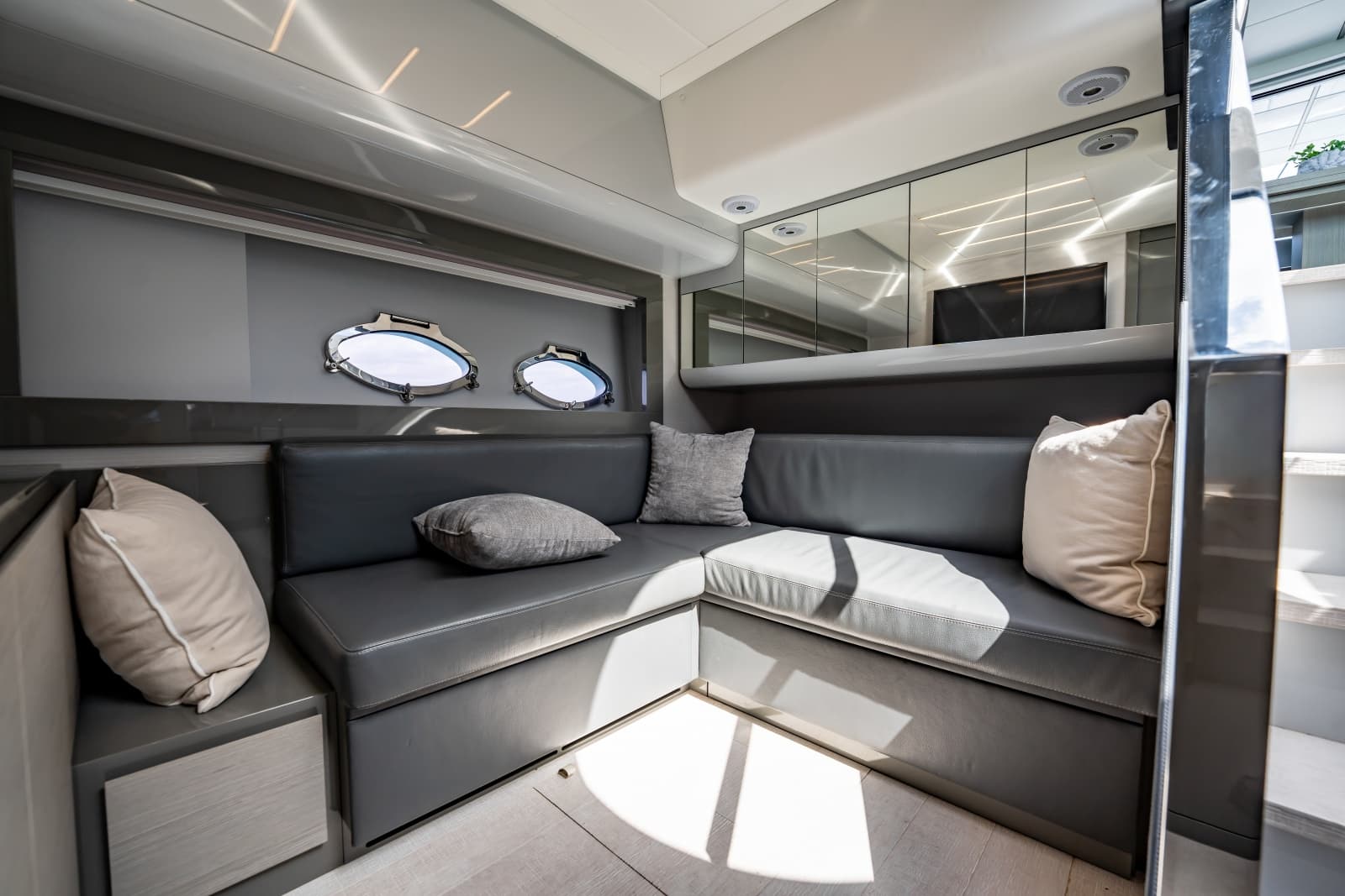 2020 Pershing 62 - Photo 63