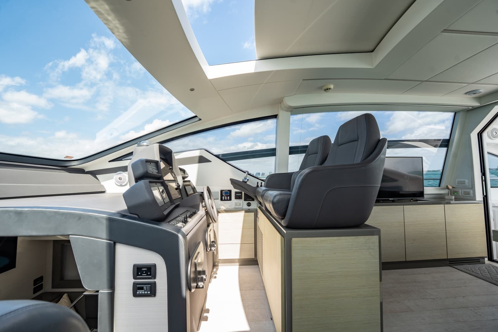 2020 Pershing 62 - Photo 38