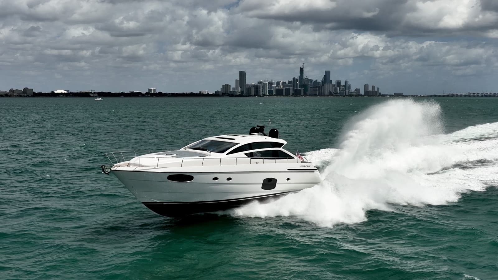 2020 Pershing 62 - Photo 14