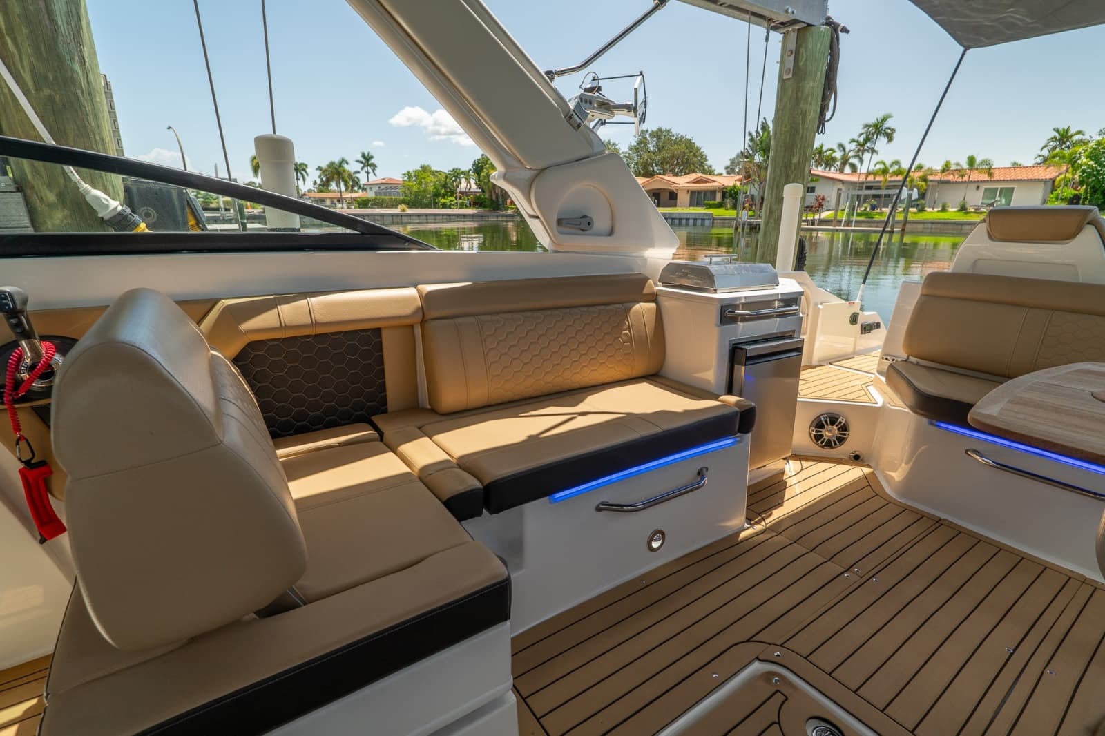 2022 Sea Ray SDX 290 - Photo 25
